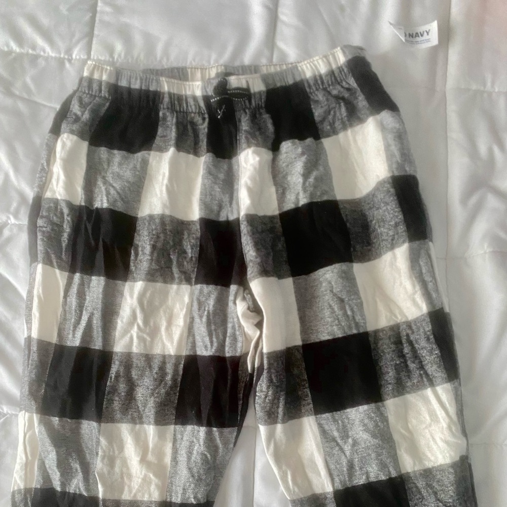 Black and white plaid pj pants— - xs